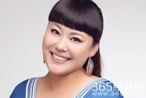 演员李菁菁痛哭回应加盟奶茶 她表示：从未骗过任何人