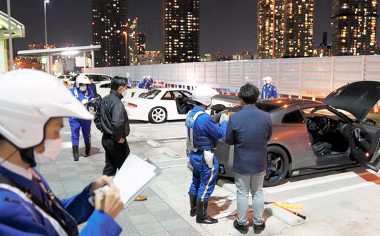 疫情之下东京著名首都高成为暴走族圣地 深夜赛车忙坏警察