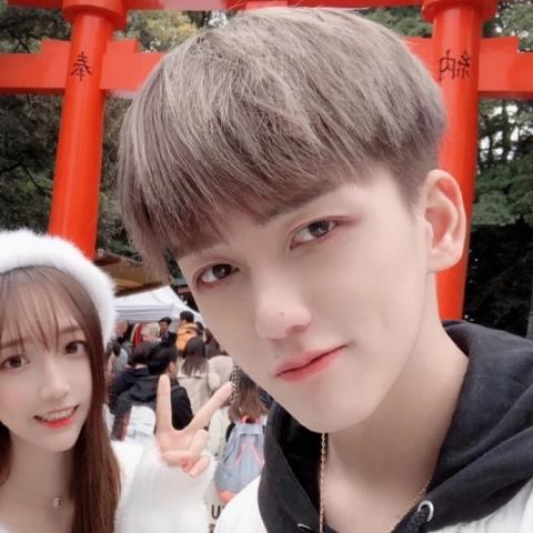 ���Ը�����ഺ_��ҵ��ͷ��