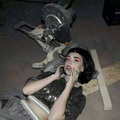 ���ȴ�ֿ޲�����_�˸�����ͷ��