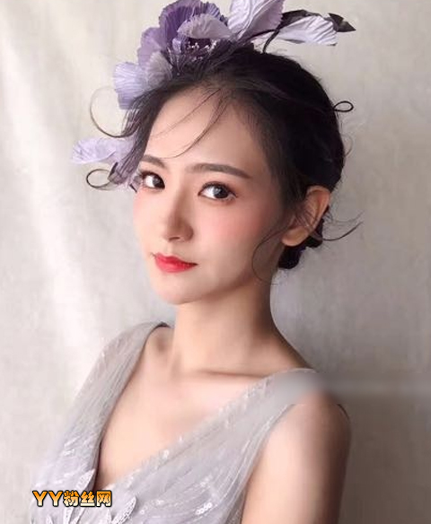 培训机构老师戴昕女人味十足 非诚勿扰戴昕个人资料微博私房照