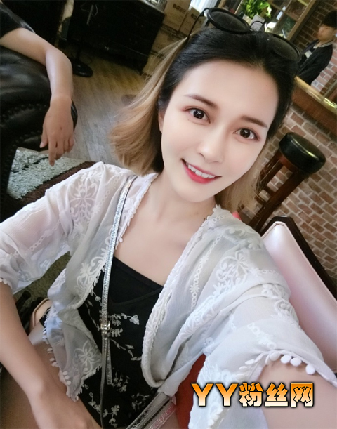 彝族美女吉布乌芝唯美私照 一站到底吉布乌芝个人资料男友是谁