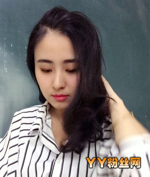 诗词美女刘倚含靓丽私照尽显女神范 一站到底刘倚含个人资料