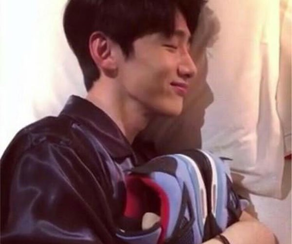 白敬亭的鞋子是什么梗 粉丝们竟然吃醋一双鞋子