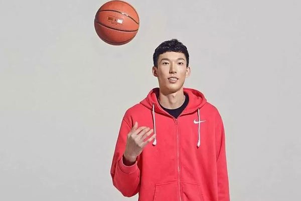 李楠回应周琦近况 能参加比赛不会很严重