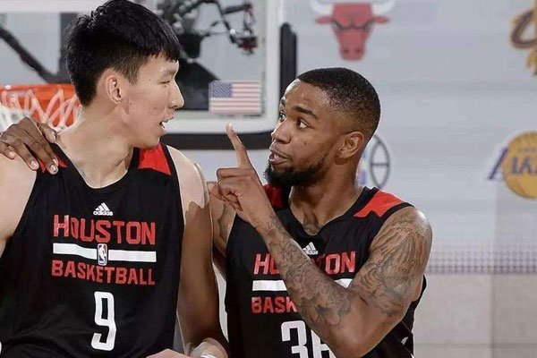 李楠回应周琦近况 能参加比赛不会很严重