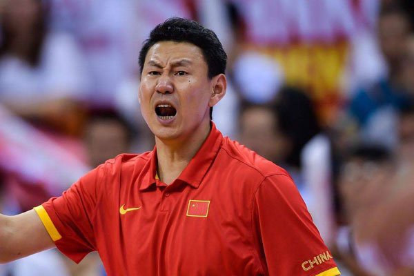 李楠回应周琦近况 能参加比赛不会很严重