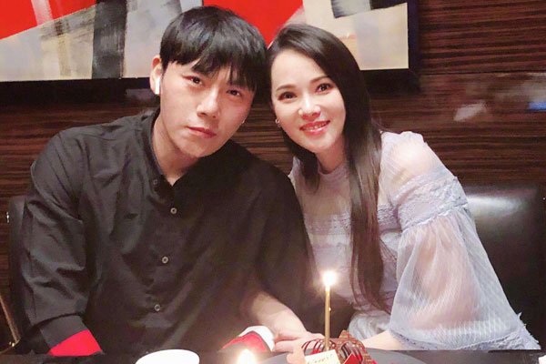 伊能静比秦昊大几岁呢 12岁二胎动静不大陷入传销
