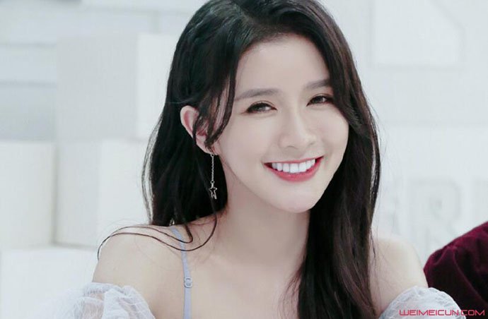 ��׿����������� �������Ů����׿����ϸ���ϻ�ʷ