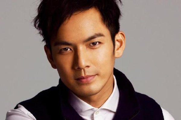 钟汉良和他老婆的感情好吗? 日久生情感情怎么会不好但也好不成偶像剧