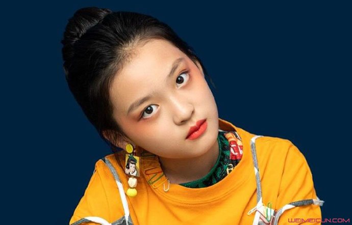 ����Ȼ�������� ��¶С��Ա����Ȼ����ô������