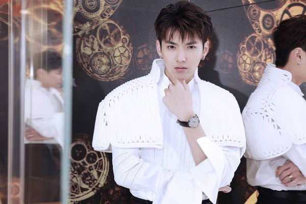 加拿大炮王吴亦凡的所有料合集 小g娜怎么放过他了呢