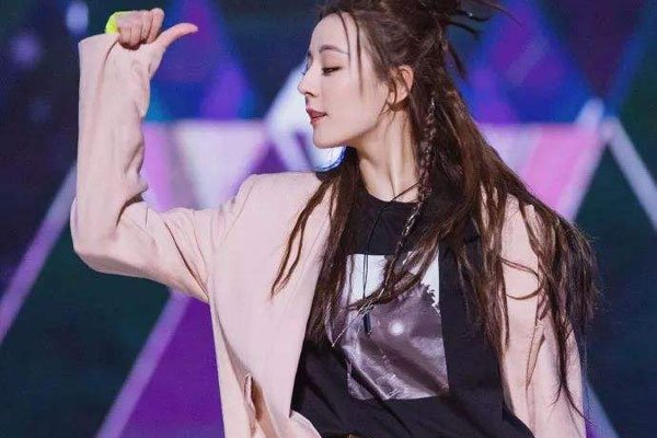 a爆是什么意思网络用语 帅气禁欲让人看起来舒服