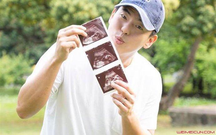 柯有伦当爸 二人结婚一年报喜妻子朵拉资料曝光