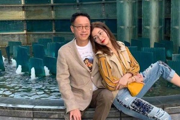 许晋亨的个人资料 妻子再度出山他的经济实力成谜