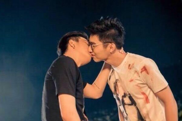 �״�骺ͻ�����߶� ��������ͬ�Ծ����Աȴ�������