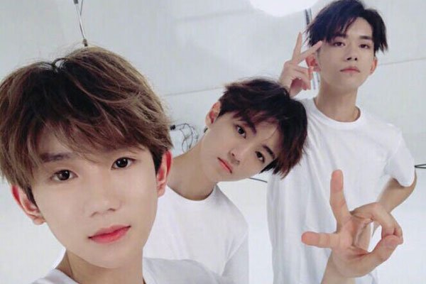 ������tfboys��һ�� �Ժ�ֱ����ʲô���Ը���˽���