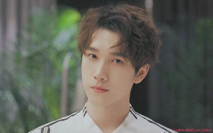 �ҳ������İ����������˭�ݵ� ��������һ����ϸ�������